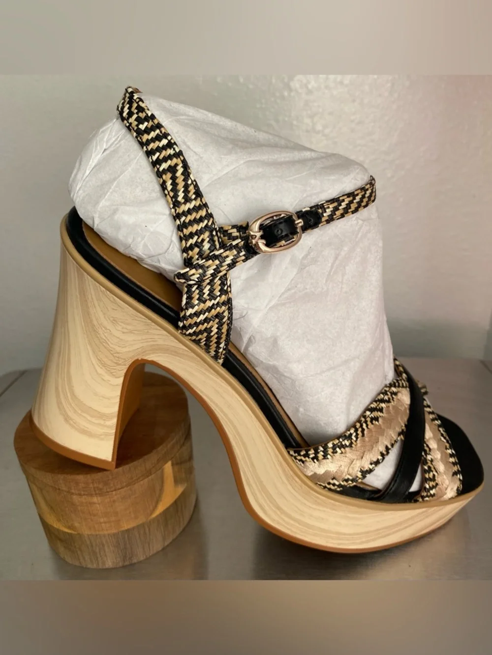 NEW-NATURALIZER WOMENS BLACK AND TAN WOVEN PLATFORM SANDALS